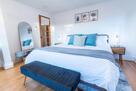 Option 2: King sized bed for a goodnight's re