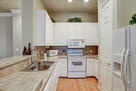 Galleria / Uptown Mid-Rise 1x1 w/Study