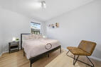 Bedroom on 1st floor. Queen size bed