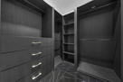 Bed 3 walk in closet