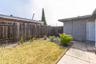 Beautifully Furnished Big Back Yard 