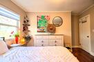 Master bedroom w/original artwork, smart tv, 