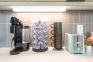 Coffee machine with free pods