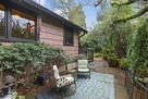Cozy urban oasis in the garden