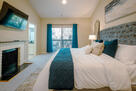 Stylish 2-BR Condo in Hudson Oaks 