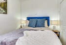queen size bed