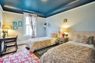 Twin bedroom