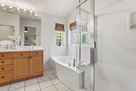Modern Spacious 3 BD 25 BA King Office