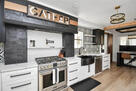 Gourmet kitchen to enjoy family meals