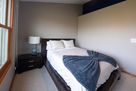 Queen Bedroom (Upper level)
