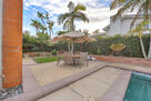 Outdoor Dining & Garden
