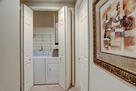 Galleria / Uptown Mid-Rise 1x1 w/Study