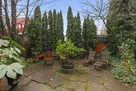 Cozy urban oasis in the garden