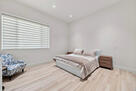 Upscale 2 bd living in LA
