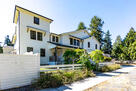 Shoreline Property 5br