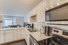 Modern, stocked kitchen perfect for all?inclu