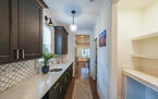 Butler&rsquo;s pantry/view of work nook