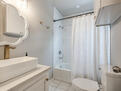 Newly Remodeled 3B 1.5B W/ King Bed