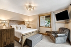 primary queen bed