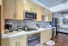 Beautifully Appointed 1 Bdm Condo 9th fl