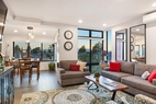 Spacious Luxury View TH  Near  Downtown