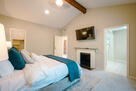 Stylish 2-BR Condo in Hudson Oaks 