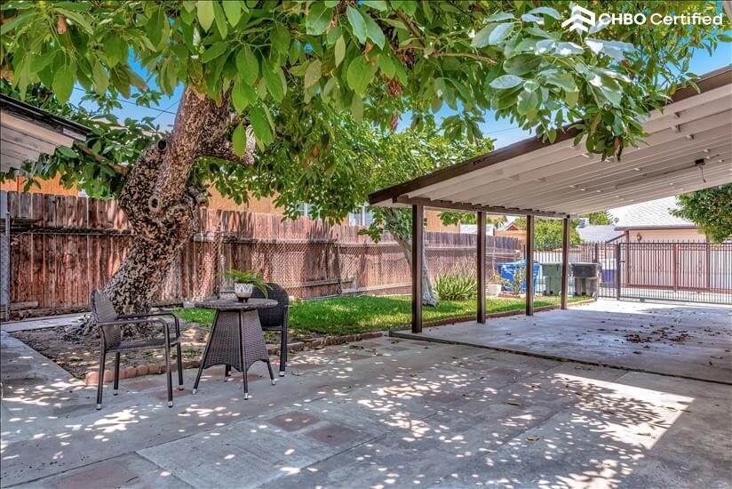 Modern Cozy house - Relaxing Backyard