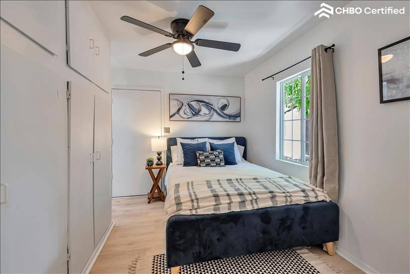 Modern Cozy house - Relaxing Backyard