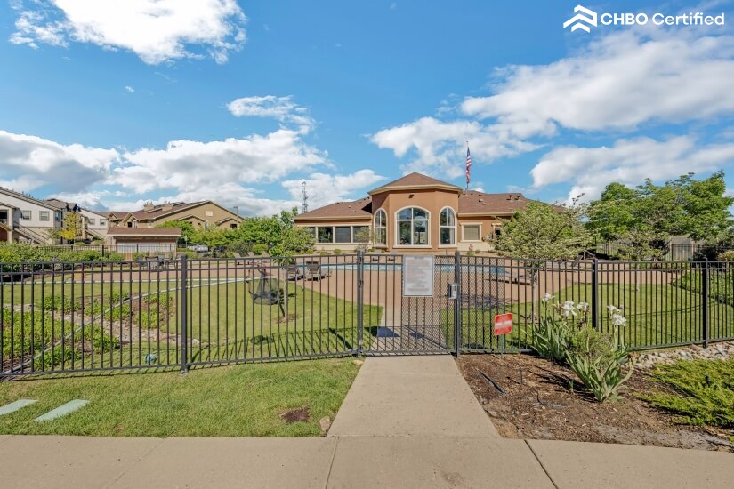 Furnished Midterm Rental 2 bd Condo