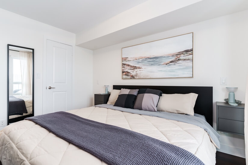 Upscale 1 Bd Condo in North York