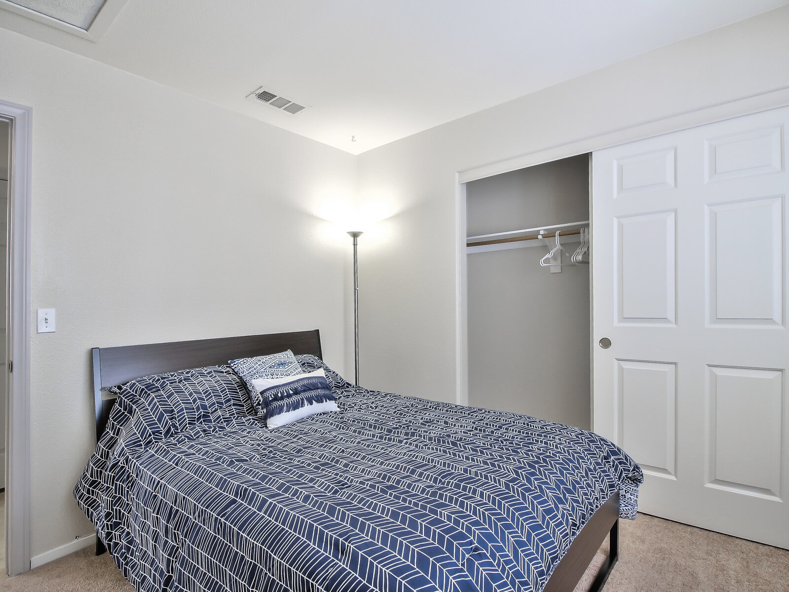 Cozy 3 Bedroom, 2 Bath, Fully Furnished