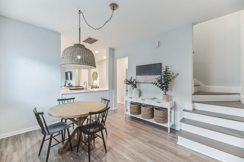  Beautiful Furnished Home In Charleston