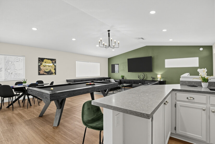 Fully furnished home with Pool and Spa 