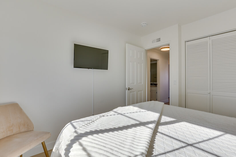 Queen bedroom view 3