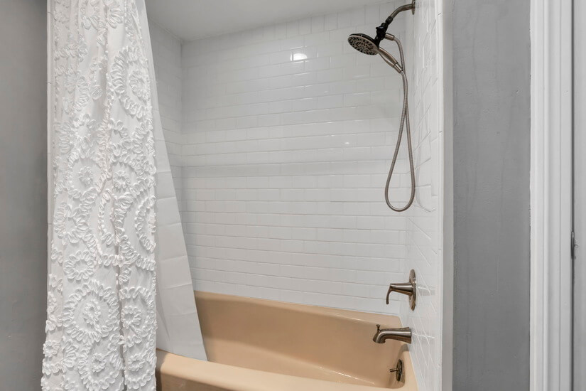 Fully Furnished home rental Zainesville