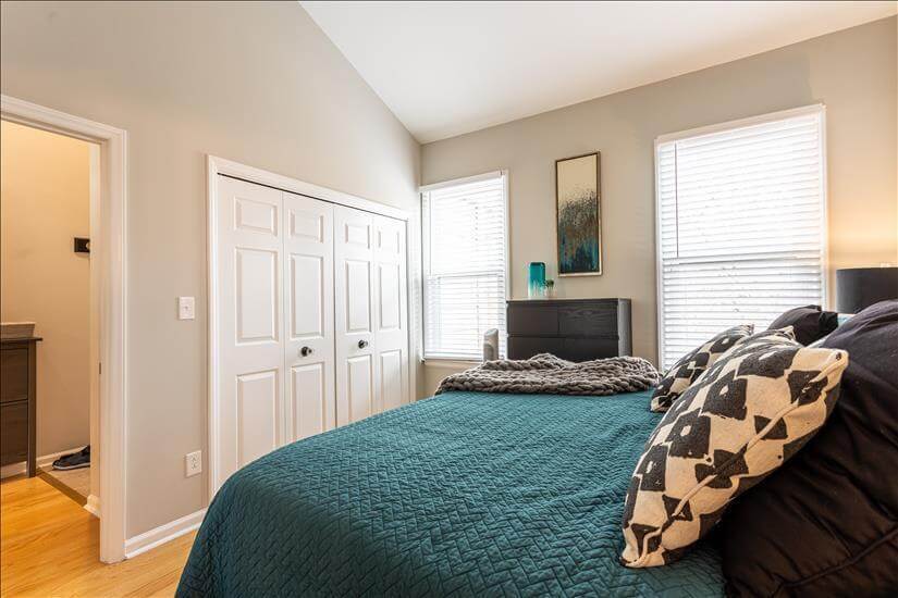 Pull down wood blinds included