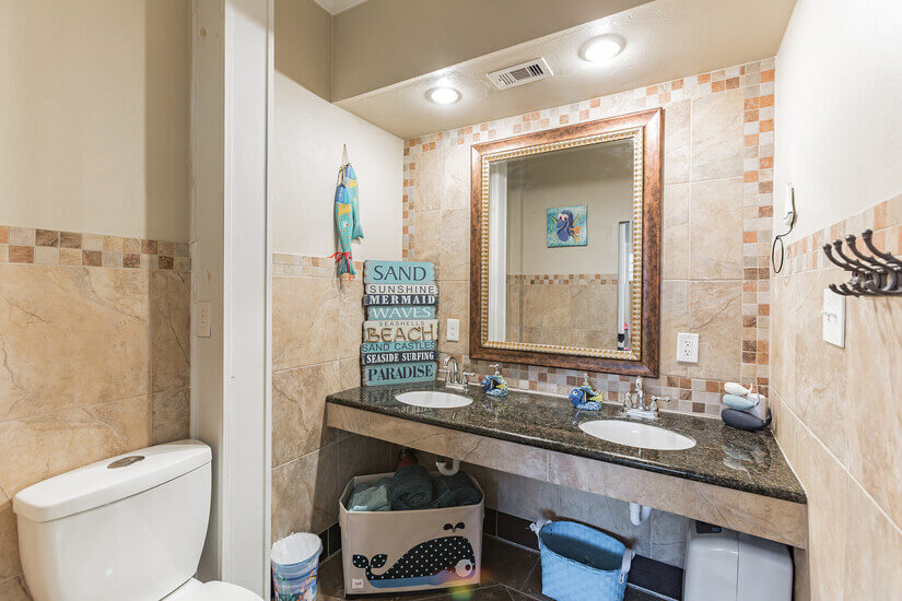 Downstairs full bath