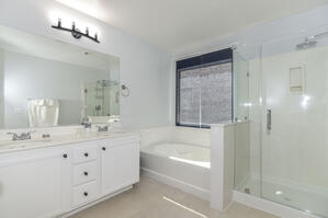 Master Bath en suite