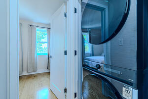 In-unit washer/dryer