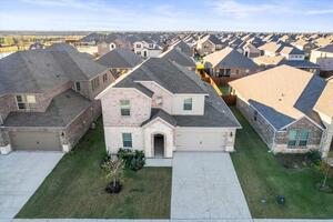 Luxurious 4Bed Home with Pool Table