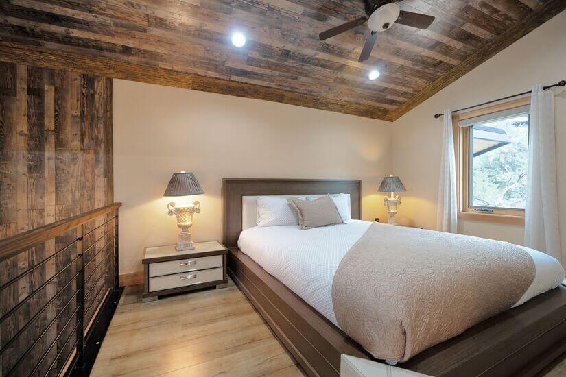 Spacious Cabin with Mountain View