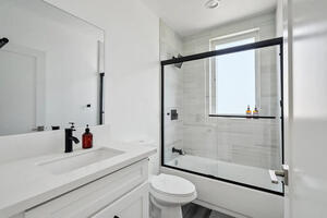 4 Private Suites Near USC Safe Parking