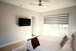 Primary king suite in Dallas corporate housin