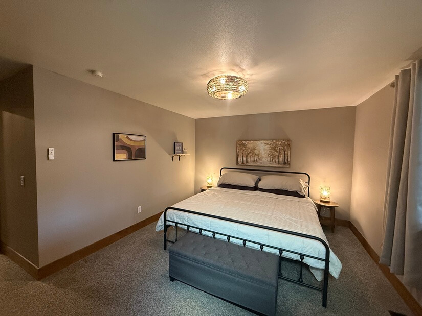 King Bedroom-Primary