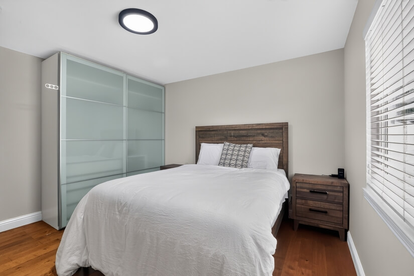 Fully Furnished 3 Bed 2 Bath 1 Office