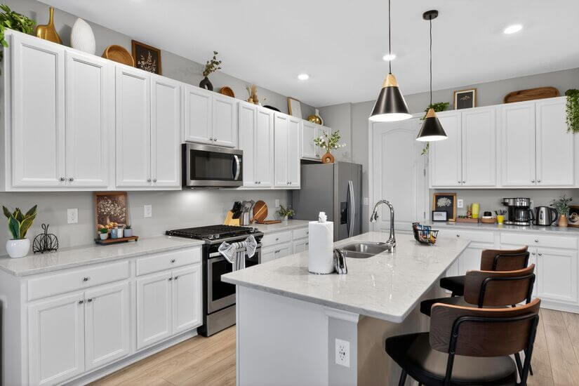 AMAZING 4BD 3 and Half Bath Townhouse