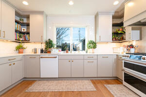 Principal Suite in Updated Historic Home