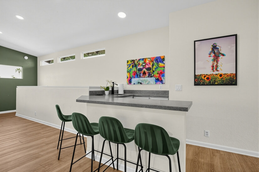 Fully furnished home with Pool and Spa 