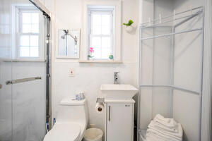 3 Bedroom 3 Bath Laundry Parking Main St