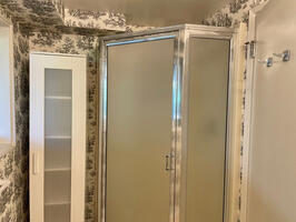 Three quarter bathroom